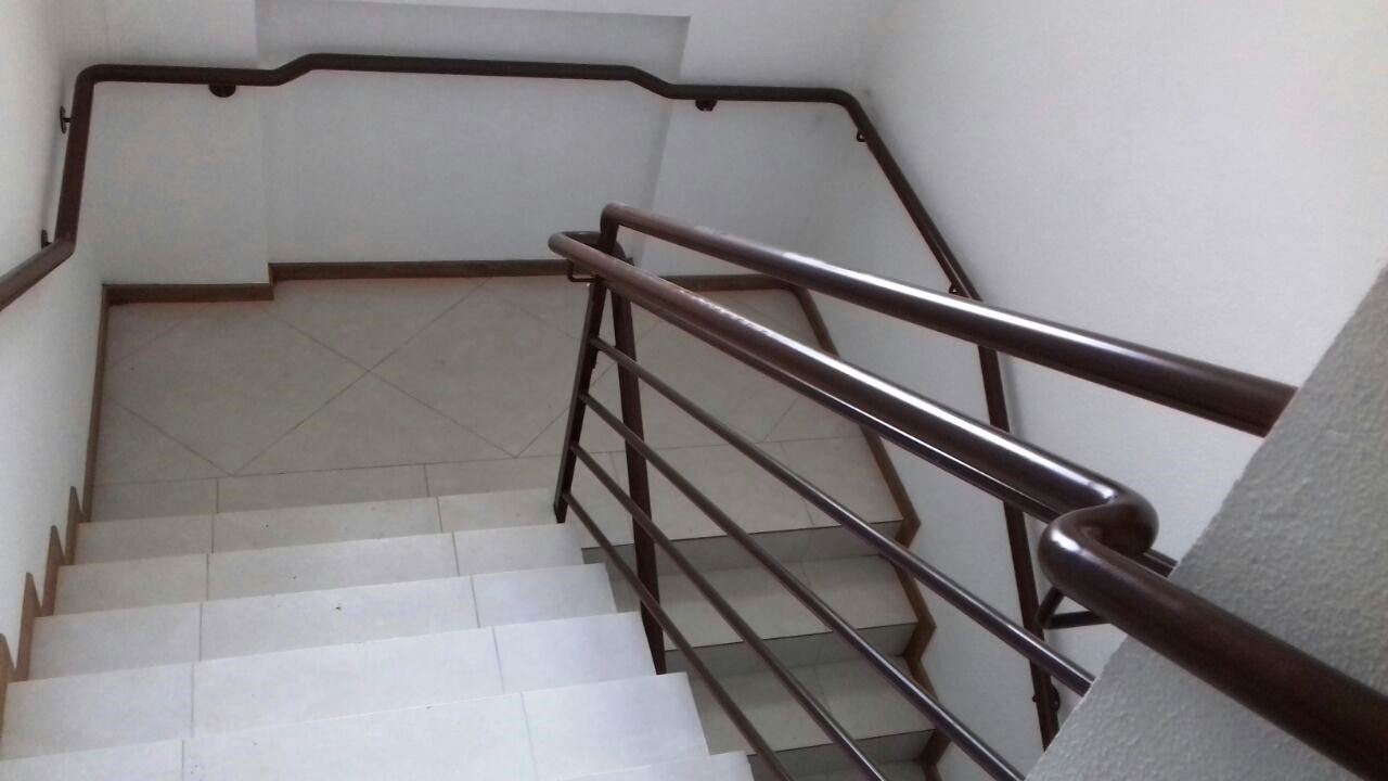 gallery/guarda corpos est met 1